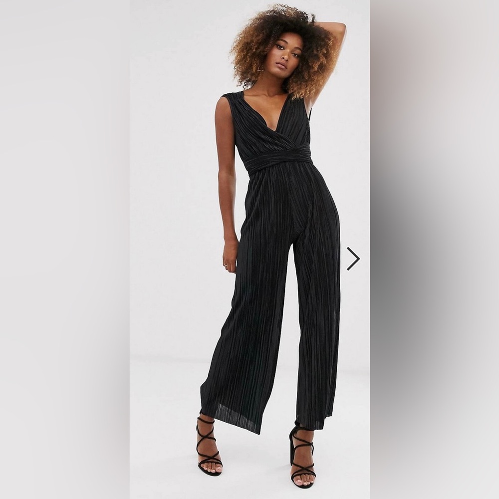 Liquorish jumpsuit, black, size 8.